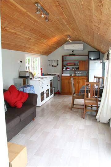 poolhouse - inside